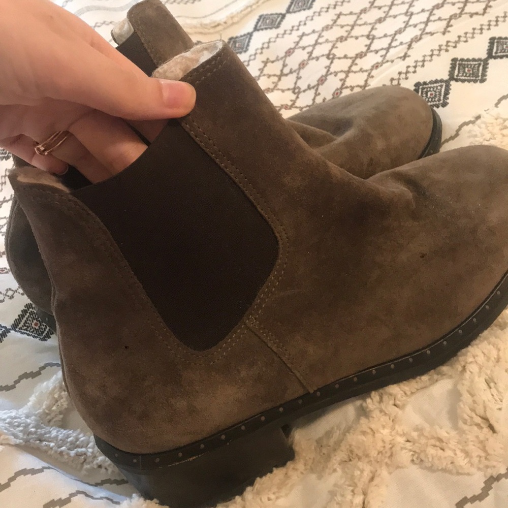 UGG Chelsea Boots